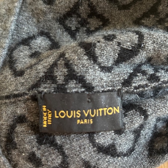 Louis Vuitton Black and Gray Cashmere Geometric Pattern Hat - Picture 7 of 7
